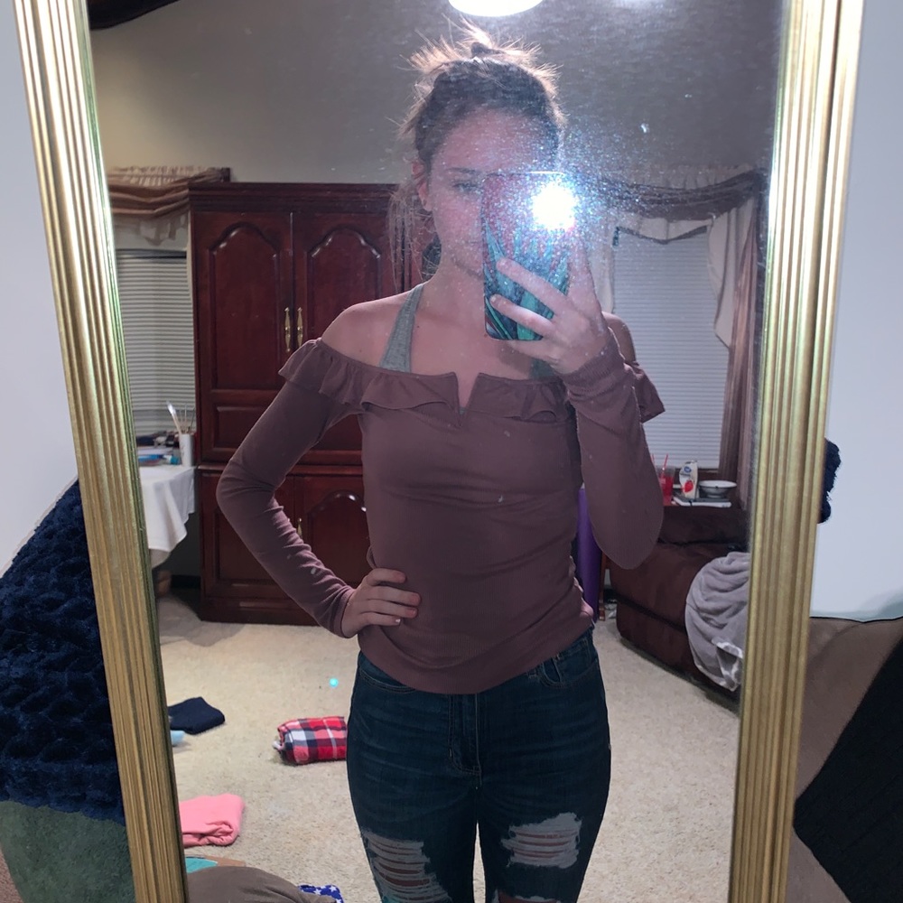 Aero off the shoulder long sleeve size S